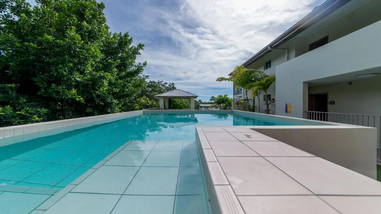 Alpha 8 On Waterson - Airlie Beach