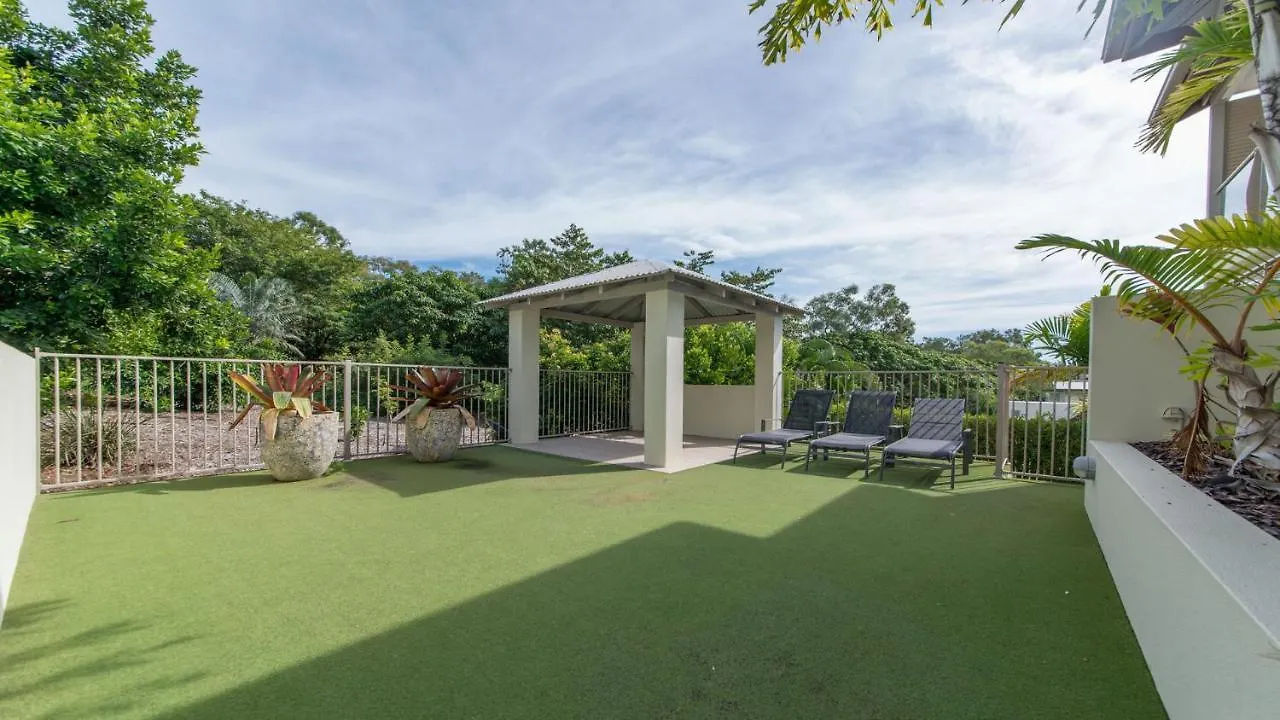 Alpha 8 On Waterson - Airlie Beach Australia